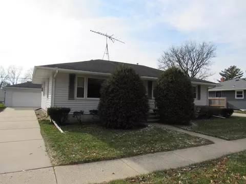 1208 Benton Ave, Janesville, WI 53545