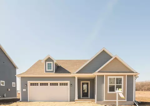 2140 Autumn Lake Pkwy, Madison, WI 53718