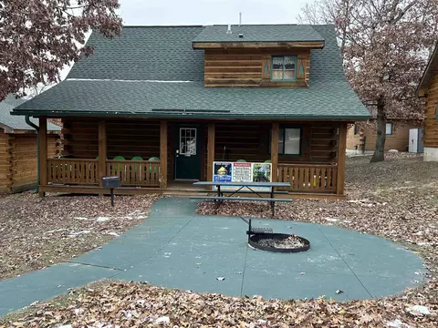 913 Paddleboat Ct, Warrens, WI 54666