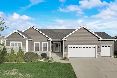 413 Crescendo Dr, Sun Prairie, WI 53590