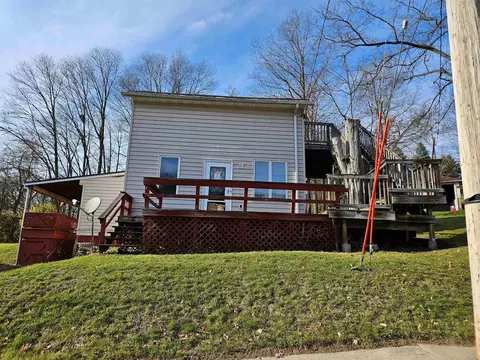 148 N Main St, Potosi, WI 53820