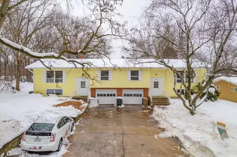 2882-2886 Kingston Dr, Madison, WI 53713