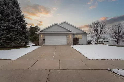 811 Edward St, Verona, WI 53593