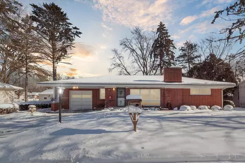 1926 Liberty Ln, Janesville, WI 53545