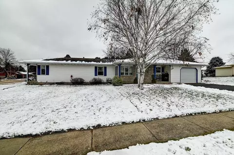1105 Smedal Dr, Stoughton, WI 53589