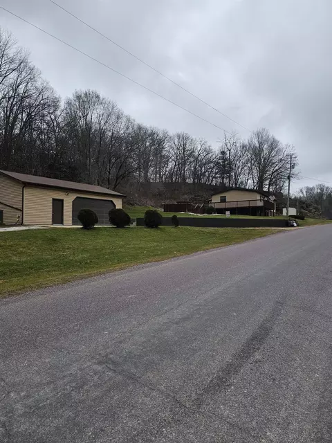 6758 Dutch Hollow Rd, Potosi, WI 53820