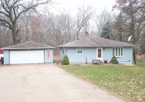 5607 Twin Lane Rd, Marshall, WI 53559