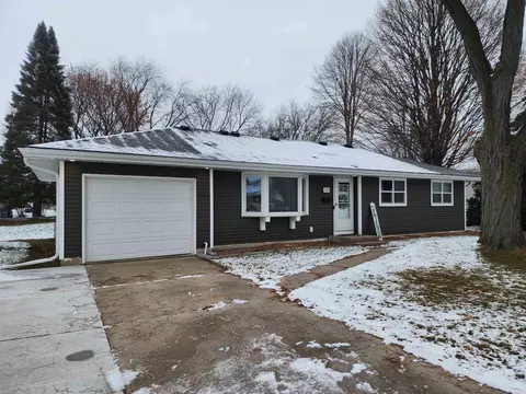 510 Clara St, Sun Prairie, WI 53590