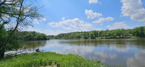 6135 N River Rd, Janesville, WI 53545