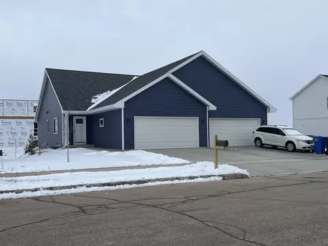 944 Oregon Parks Ave, Oregon, WI 53575