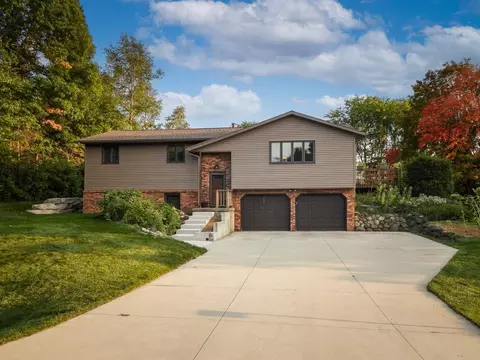 3771 Sunny Wood Dr, Deforest, WI 53532