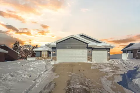 48 E Gailen Ln, Milton, WI 53563