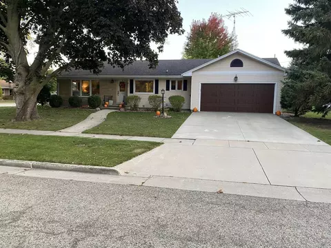 811 Grace St #ST., Waupun, WI 53963