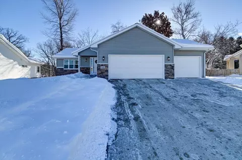 526 Simonson St, Deerfield, WI 53531