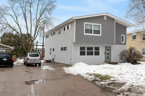 2009 Lake Point Dr, Madison, WI 53713