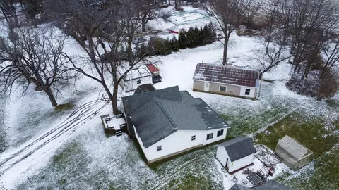 3647 Old Stage Rd, Brooklyn, WI 53521