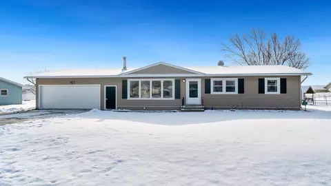 738 E Columbine Dr, Beloit, WI 53511