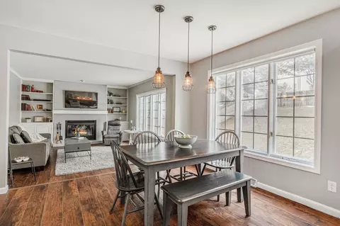 6203 Spring Pond Ct, Mcfarland, WI 53558