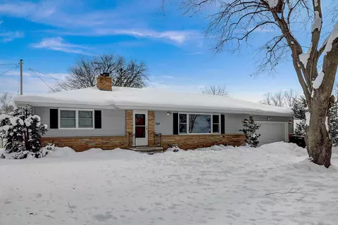 209 Hill St, Deforest, WI 53532
