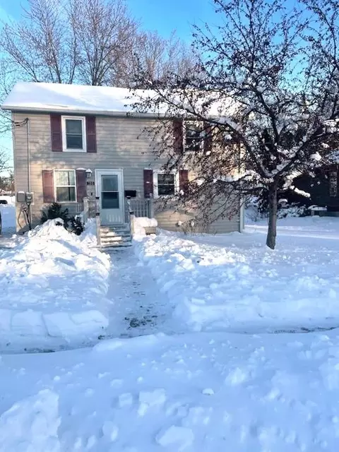 795 N Court St, Platteville, WI 53818