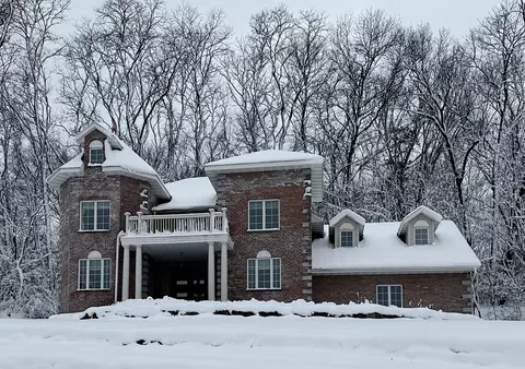 814 Lichte Dr, Mazomanie, WI 53560
