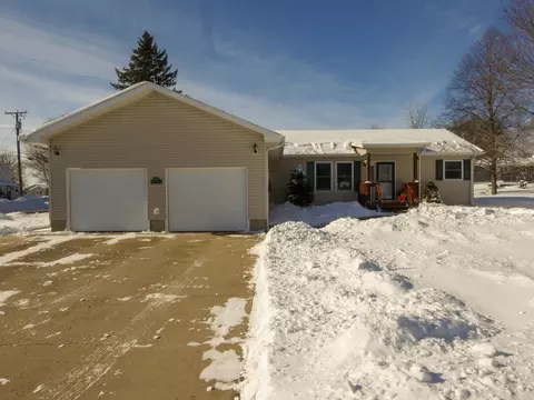 105 N Watson St, Livingston, WI 53554