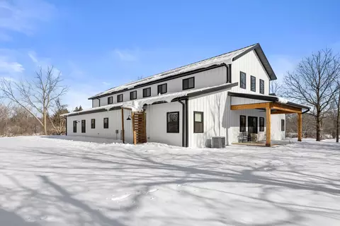 39 S Emmertsen Rd, Racine, WI 53406