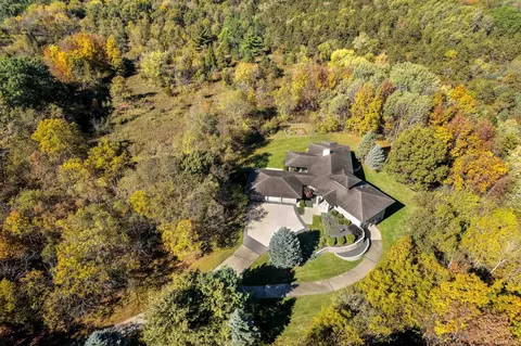 6660 Purcell Rd, Belleville, WI 53508