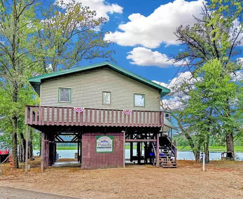 32151 Ambro Rd, Prairie Du Chien, WI 53821