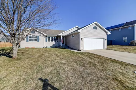 1442 Chipper Ln, Sun Prairie, WI 53590
