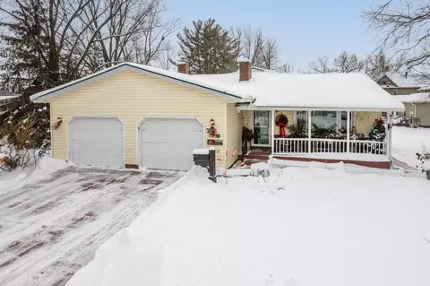 720 6th St, Reedsburg, WI 53959