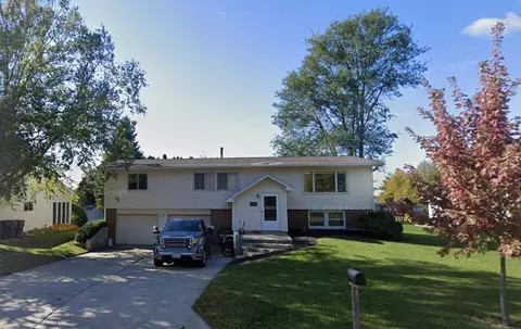 220 S Woodland Dr, Whitewater, WI 53190