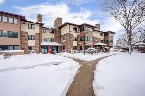 5 Maple Wood Ln #108, Madison, WI 53704