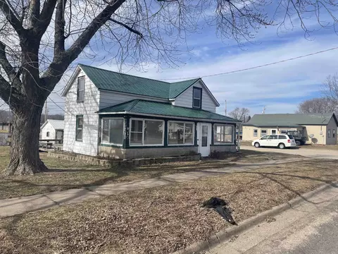 1401 S Beaumont Rd, Prairie Du Chien, WI 53821