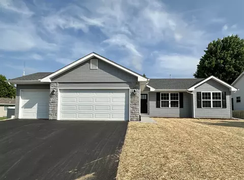 1614 Nicolet St, Janesville, WI 53546