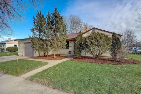 145 Cumberland Ln, Madison, WI 53714