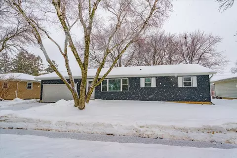 410 Summit Ave, Sun Prairie, WI 53590