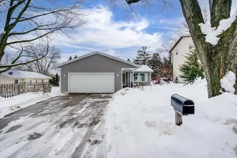 5 Lancaster Ct, Madison, WI 53719