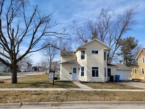 1207 E 2nd Ave, Brodhead, WI 53520
