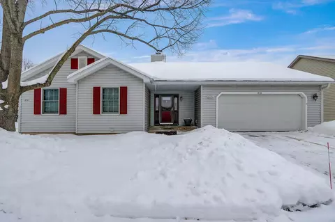 870 Sky Ridge Dr, Madison, WI 53719
