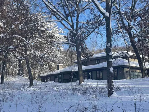 8953 Waterford St, Sauk City, WI 53583