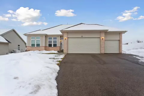 11326 N Crestwood Dr, Edgerton, WI 53534