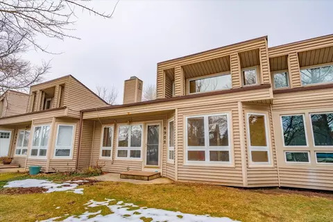 6908 Harvest Hill Rd, Madison, WI 53717