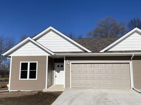 602 E Madison Ave #41, Milton, WI 53563