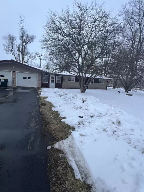 346 S Mill St, Kingston, WI 53939