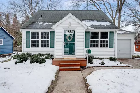 7021 Elmwood Ave, Middleton, WI 53562