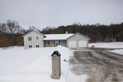w8246 Norton Road, Mauston, WI 53948
