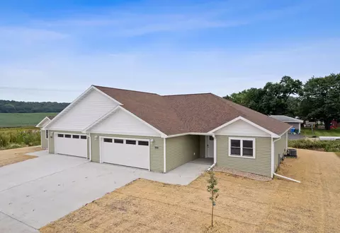 924 Roosevelt St, Baraboo, WI 53913