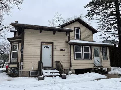 1509 N Parker Ct, Janesville, WI 53545