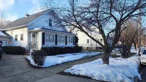 431 N Pine St, Janesville, WI 53548